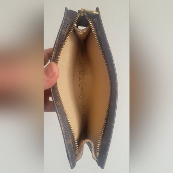 Authentic Louis Vuitton Monogram Pouch ,Serial Number :AR0020 - Picture 9 of 10